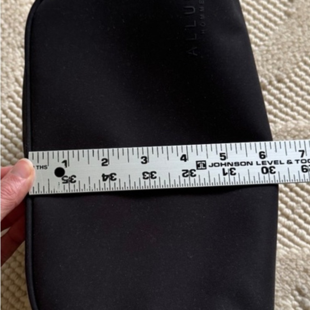 NWOT 🤩CHANEL - LUXURY ALLURE HOMME BLACK UNISEX TWO COMPARTMENT TOILETRIES BAG - Picture 6 of 7